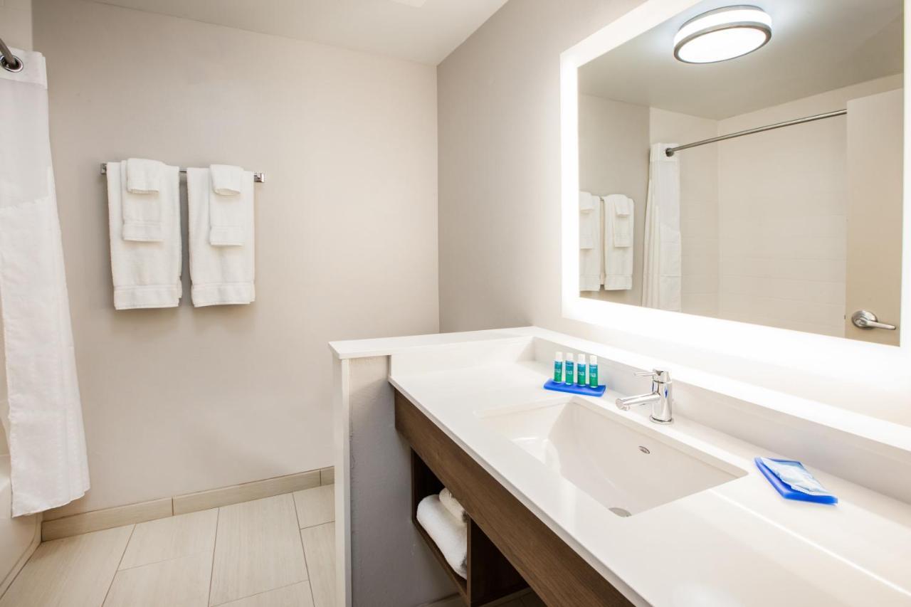 Holiday Inn Express Hotel & Suites Boston - Marlboro By Ihg Hudson Buitenkant foto