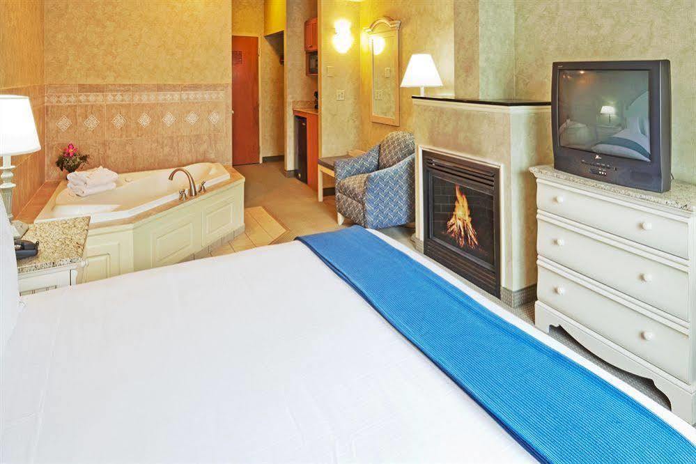 Holiday Inn Express Hotel & Suites Boston - Marlboro By Ihg Hudson Buitenkant foto