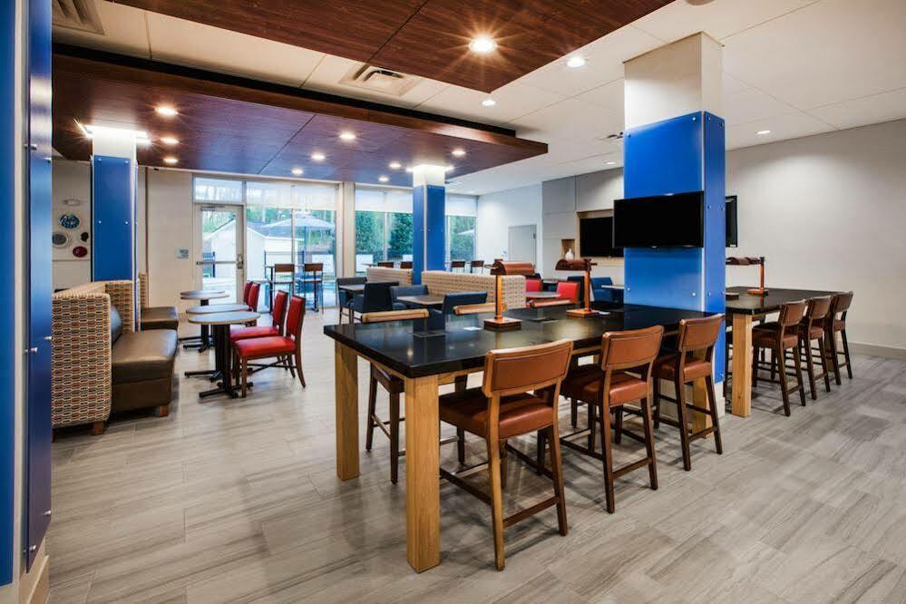 Holiday Inn Express Hotel & Suites Boston - Marlboro By Ihg Hudson Buitenkant foto